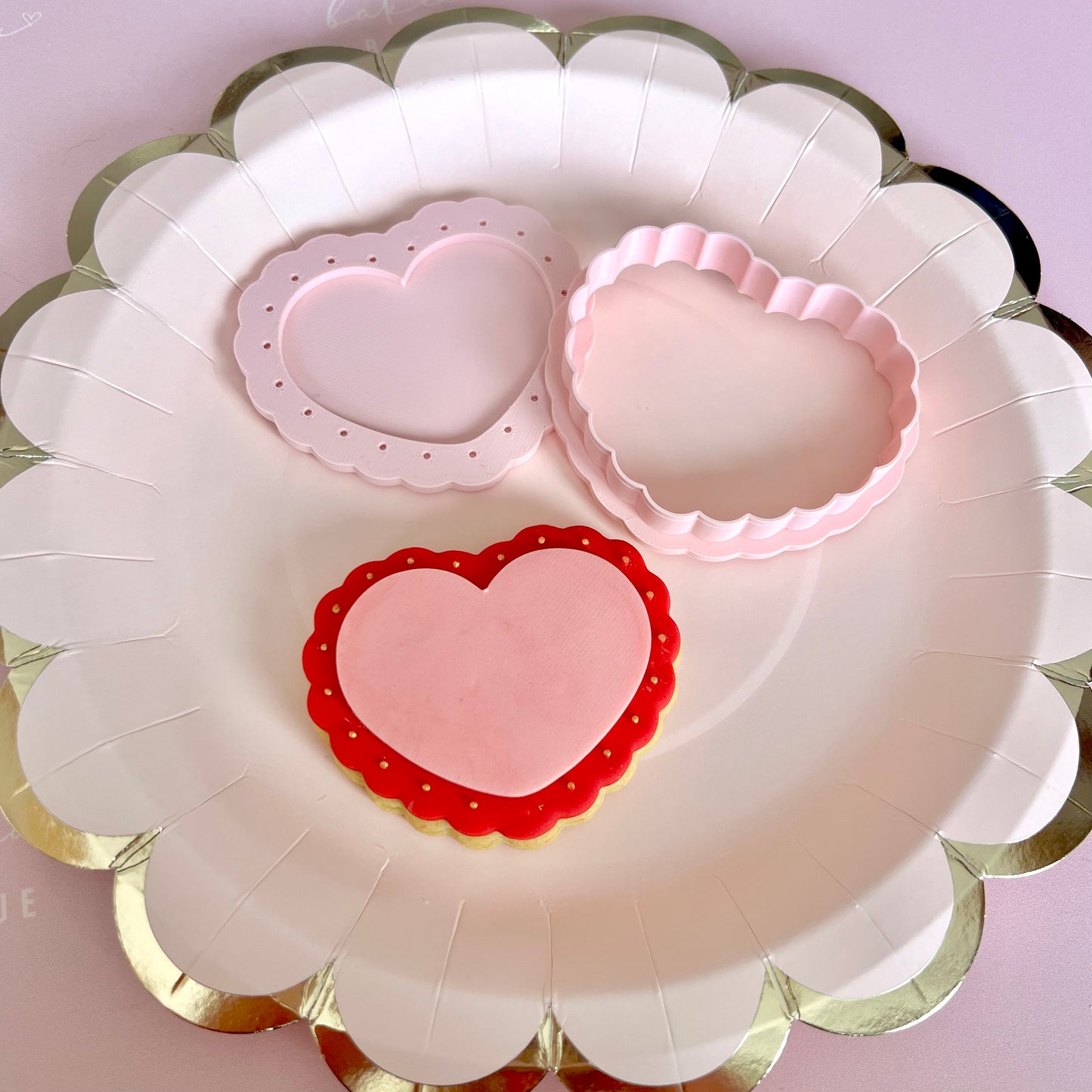 SCALLOP HEART - MULTI POP EMBOSSER AND CUTTER