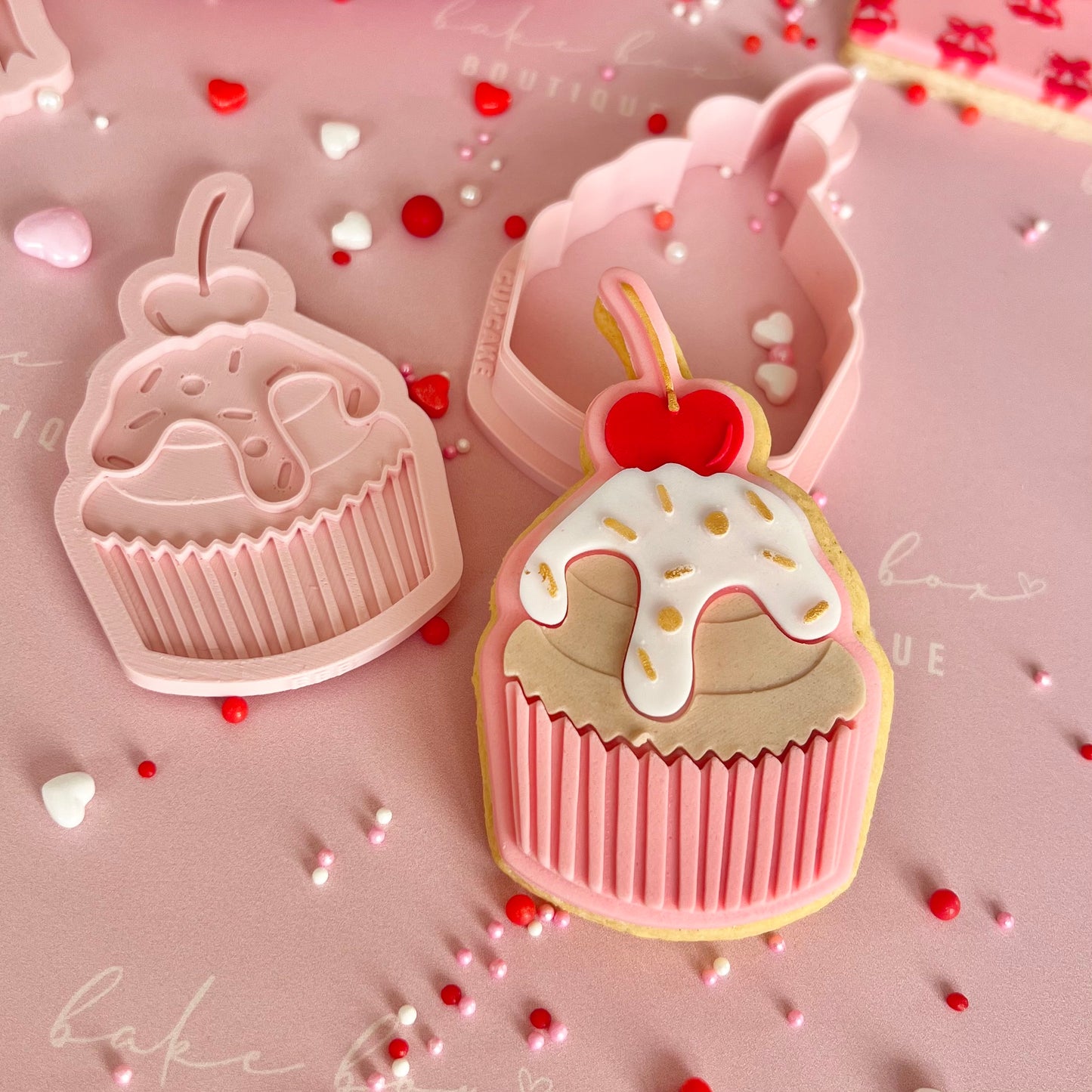 CUPCAKE - MULTI POP EMBOSSER AND CUTTER