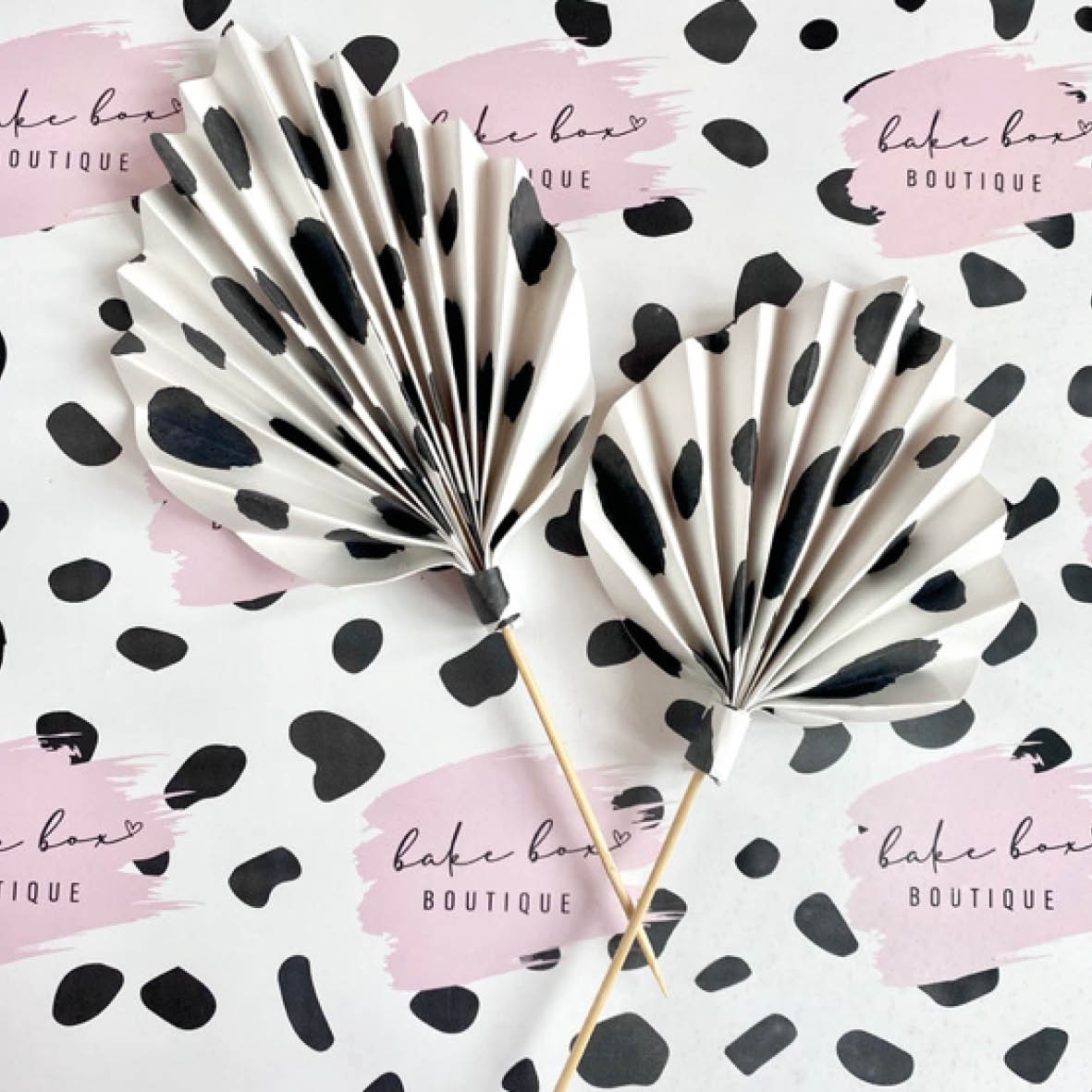 DALMATIAN PRINT PALM SPEARS